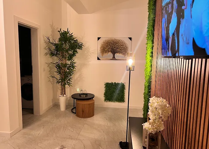 Garsoniera De Lux Apartman *